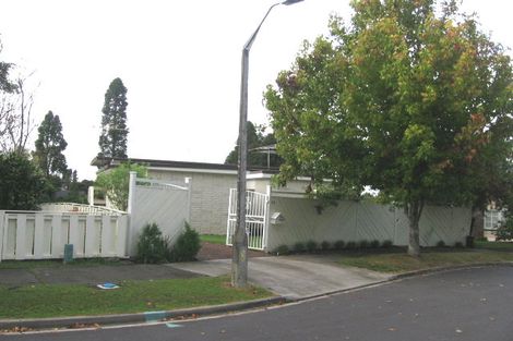 Photo of property in 42 Barlow Place, Chatswood, Auckland, 0626