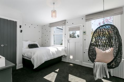 Photo of property in 2 Sealy Road, Bluff Hill, Napier, 4110