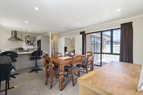 Photo of property in 33 Geneva Terrace, Kelvin Grove, Palmerston North, 4414