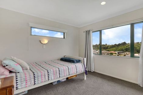 Photo of property in 71 Te Puia Drive, Aotea, Porirua, 5024