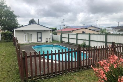 Photo of property in 65 Mako Mako Road, Levin, 5510