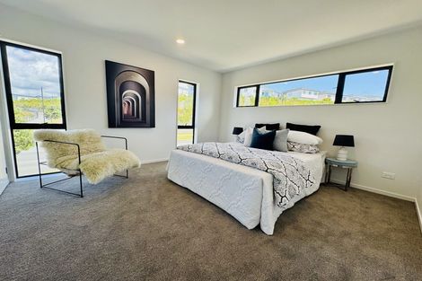 Photo of property in 72 Arran Drive, Orewa, 0931