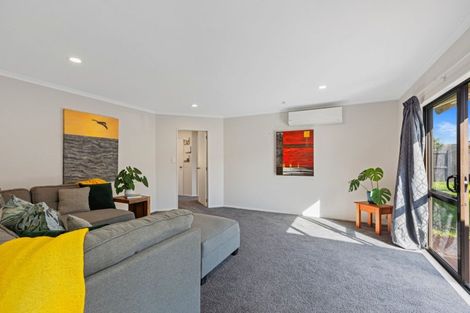 Photo of property in 38 Katerini Grove, Papamoa Beach, Papamoa, 3118