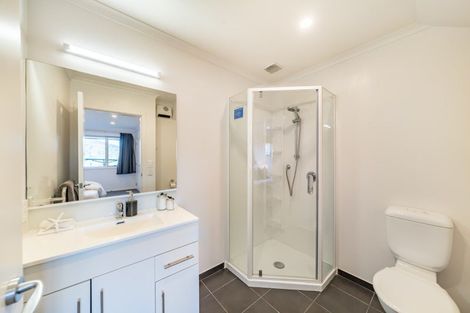 Photo of property in 42a Landsdowne Terrace, Karori, Wellington, 6012