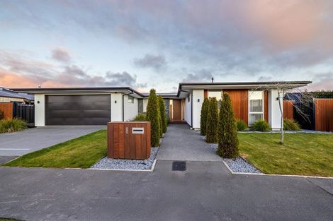 Photo of property in 8 Irvines Track, Halswell, Christchurch, 8025