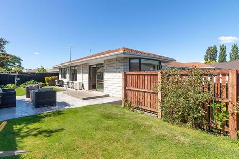 Photo of property in 2/5 Gibbs Place, Halswell, Christchurch, 8025