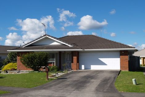 Photo of property in 2/71 Frank Nobilo Drive, Golflands, Auckland, 2013
