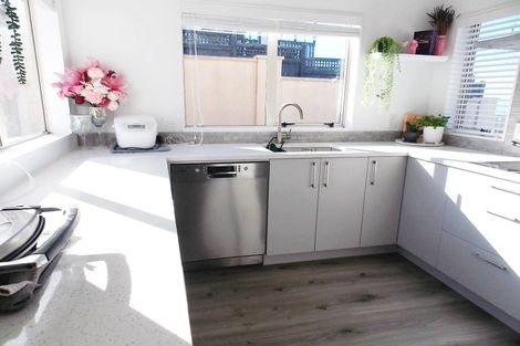 Photo of property in 107 Ashton Fitchett Drive, Brooklyn, Wellington, 6021