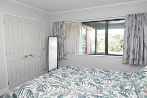 Photo of property in 68 Guildford Drive, Paraparaumu, 5032