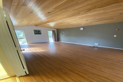 Photo of property in 1/13 Saddleback Rise, Murrays Bay, Auckland, 0630