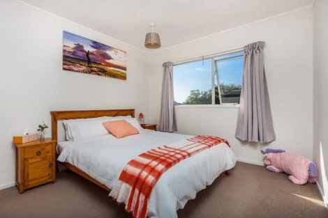 Photo of property in 6 Lorena Place, West Harbour, Auckland, 0618