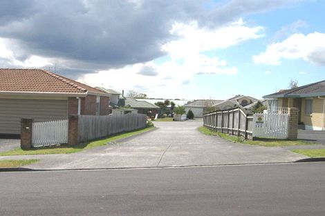 Photo of property in 3d Picasso Drive, West Harbour, Auckland, 0618