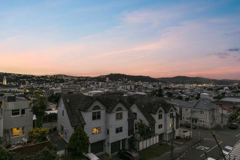Photo of property in Landscape Apartments, 123-125 Austin Street, Mount Victoria, Wellington, 6011