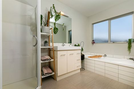 Photo of property in 48 Makora Road, Massey, Auckland, 0614