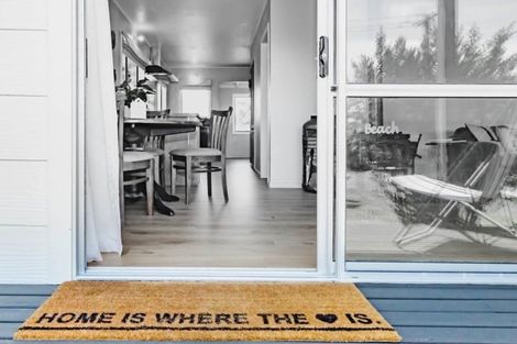 Photo of property in 56 Dixie Street, Te Horo Beach, Otaki, 5581