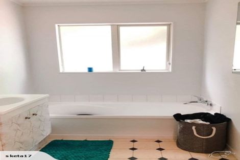 Photo of property in 2/8 Tulsa Grove, Totara Park, Upper Hutt, 5018