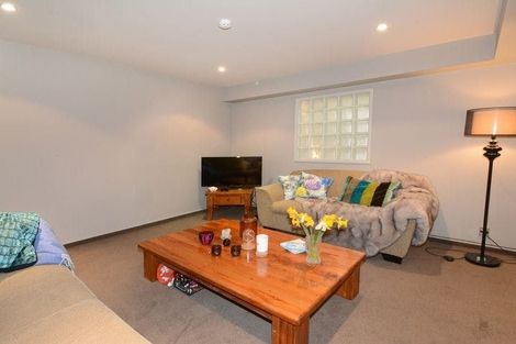 Photo of property in 4/2 Manor Place, Dunedin Central, Dunedin, 9016