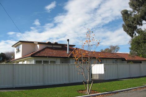 Photo of property in 20 Garreg Road, Fendalton, Christchurch, 8052