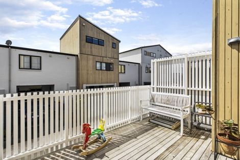 Photo of property in 10 Pheasant Lane, Hobsonville, Auckland, 0616