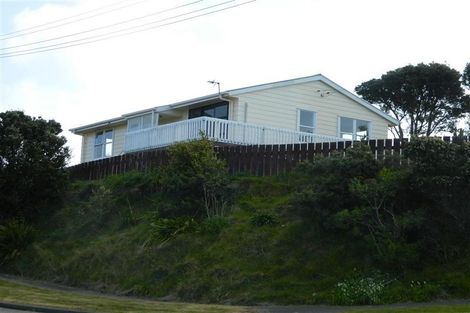 Photo of property in 2 Rakihau Place, Titahi Bay, Porirua, 5022