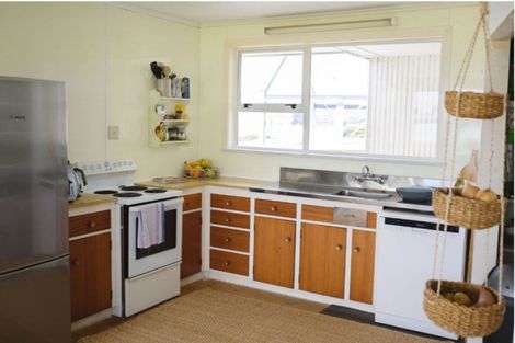 Photo of property in 1302 Kaka Point Road, Kaka Point, Balclutha, 9271