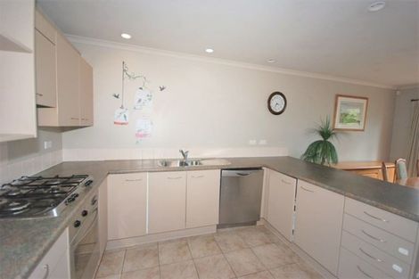 Photo of property in 28 Terracotta Drive, Blockhouse Bay, Auckland, 0600