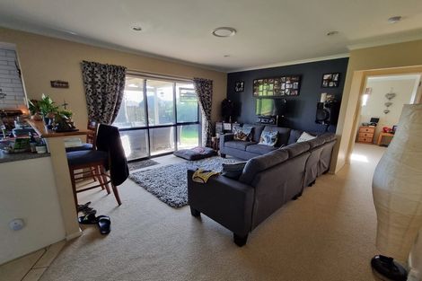 Photo of property in 19 Fergy Crescent, Wattle Downs, Auckland, 2103