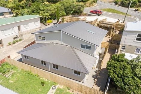 Photo of property in 1a Court Road, Tawa, Wellington, 5028