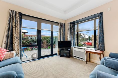 Photo of property in 12a Grassmere Street, Papanui, Christchurch, 8052