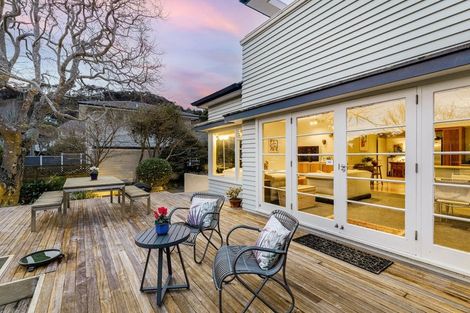 Photo of property in 33 Cheviot Road, Lowry Bay, Lower Hutt, 5013