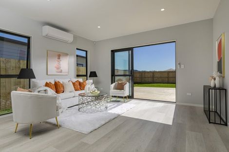 Photo of property in 47 Mcindoe Road, Kumeu, 0810