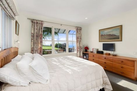 Photo of property in 8 Beere Haven Steps, Seatoun, Wellington, 6022