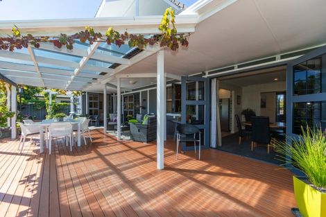 Photo of property in 38 Kensington Drive, Taradale, Napier, 4112