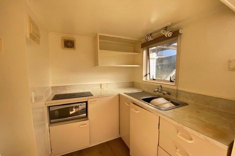 Photo of property in 2 Marendellas Drive, Bucklands Beach, Auckland, 2014