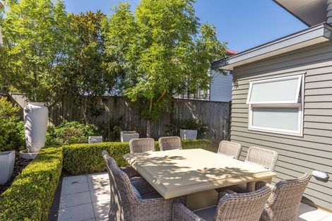 Photo of property in 11 Metzenthin Close, Raumati South, Paraparaumu, 5032