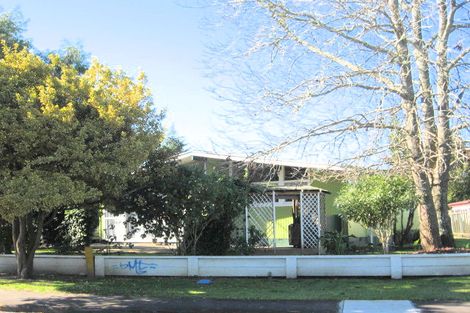 Photo of property in 14 Cargill Street, Papakura, 2110