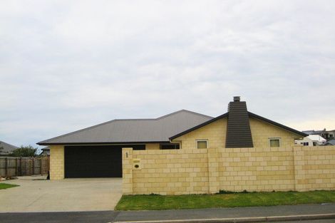 Photo of property in 1 Main Road, Fairfield, Dunedin, 9018