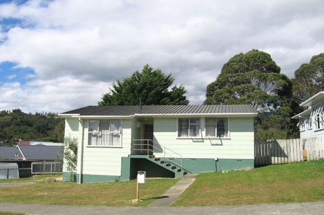 Photo of property in 35 Speargrass Grove, Timberlea, Upper Hutt, 5018