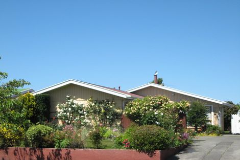 Photo of property in 38 Bickerton Street, Wainoni, Christchurch, 8061