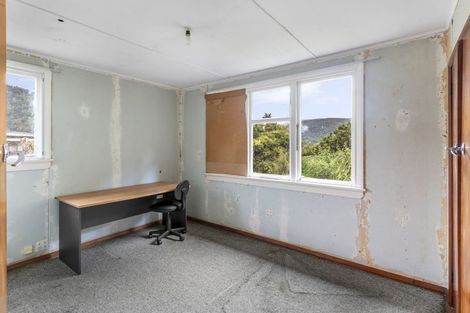 Photo of property in 19 Tui Terrace, Waipori Falls, Outram, 9073