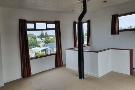 Photo of property in 14 Aotea Street, Castlecliff, Whanganui, 4501