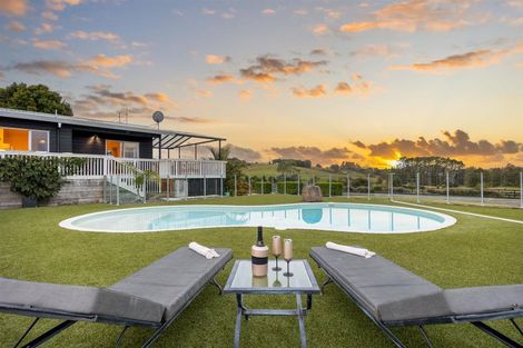 Photo of property in 145 Hanham Road, Kumeu, 0891