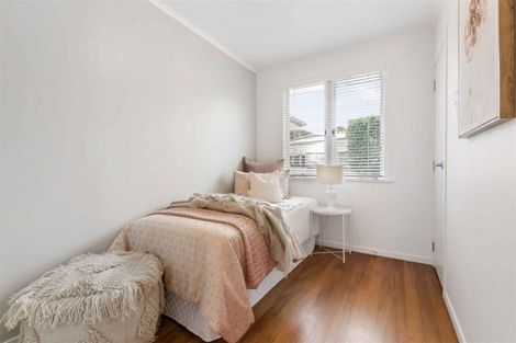 Photo of property in 1/83 Selwyn Crescent, Forrest Hill, Auckland, 0620