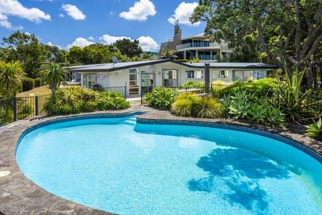 Photo of property in 62 Sharon Road, Waiake, Auckland, 0630