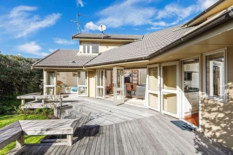 Photo of property in 27 Craig Road, Milford, Auckland, 0620