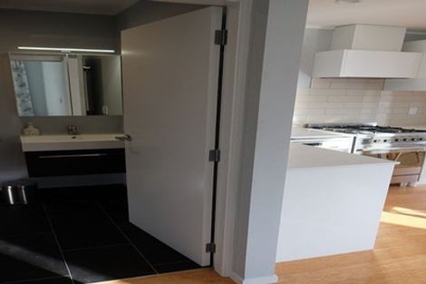 Photo of property in 132 Wadestown Road, Wadestown, Wellington, 6012