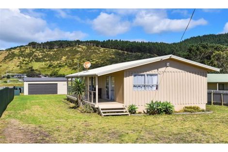 Photo of property in 30 Cordyline Road, Port Waikato, Tuakau, 2695