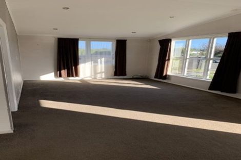 Photo of property in 33 Tuckers Road, Redwood, Christchurch, 8051