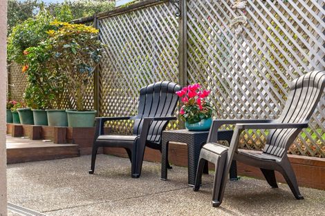 Photo of property in 2/51 Merani Street, Belmont, Auckland, 0622