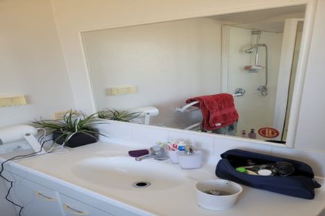 Photo of property in 13 Swanson Oaks, Swanson, Auckland, 0612